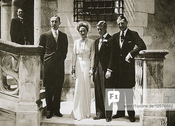 Die Hochzeitsgesellschaft bei der Hochzeit der Herzogin und des Herzogs von Windsor  Frankreich  3. Juni 1937. Künstler: Unbekannt
