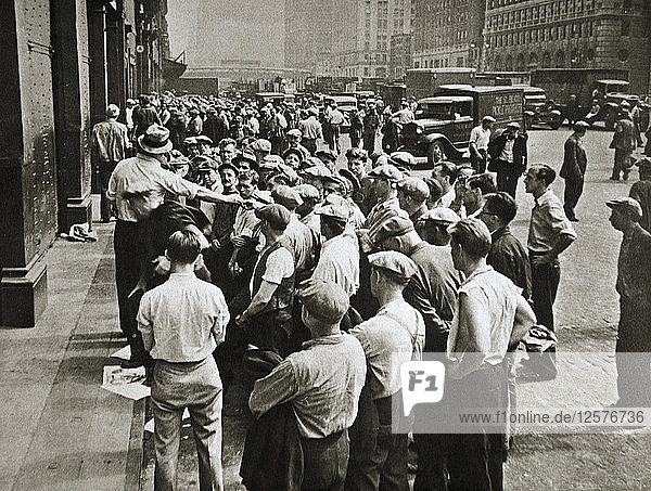 Langarbeiter  die von einem Chef ausgesucht werden  New York  USA  1920er oder 1930er Jahre. Künstler: Unbekannt