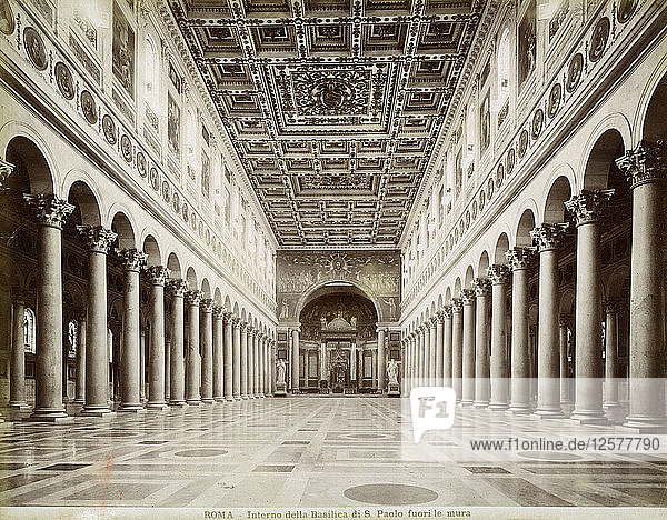 Innenraum der Basilika St. Paul vor den Mauern  Rom  Italien  Ende des 19. oder Anfang des 20. Jahrhunderts. Künstler: Unbekannt