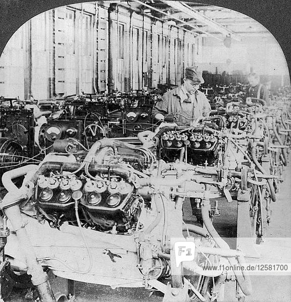 Motorenprüfung in einer Automobilfabrik  Detroit  Michigan  USA  20. Künstler: Keystone View Gesellschaft