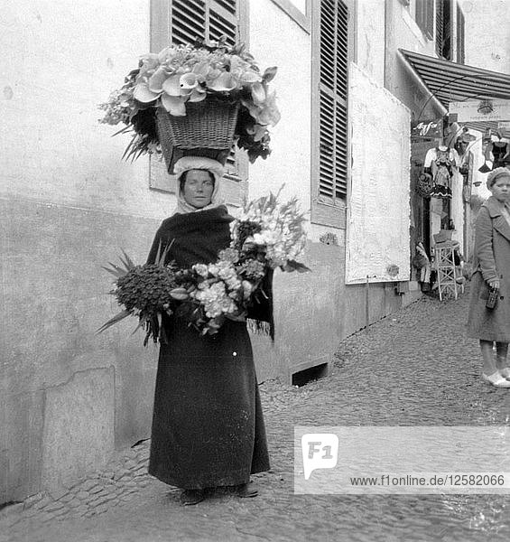 Blumenverkäuferin  Funchal  Madeira  20. Jahrhundert. Künstler: Unbekannt