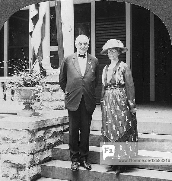 Präsident und Frau Harding in ihrem Haus  Marion  Illinois  USA  ca. 1921 bis 1923. Künstler: Keystone View Gesellschaft