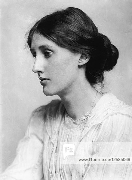 Virginia Woolf  britische Schriftstellerin  1902. Künstler: George Charles Beresford