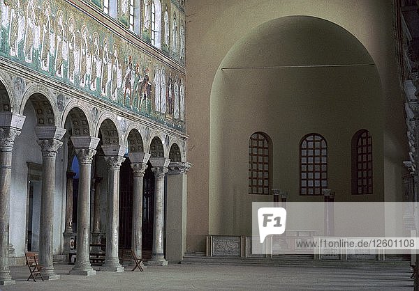 Innenraum von Sant Apollinare Nuovo. Künstler: Unbekannt