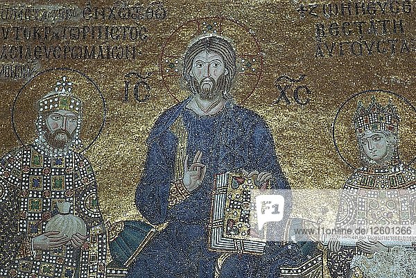 Byzantinisches Mosaik  das den thronenden Christus zwischen irdischen Herrschern zeigt  12. Jahrhundert. Künstler: Unbekannt