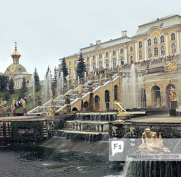 Schloss Petrodovorets bei St. Petersburg  19. Jahrhundert. Künstler: Unbekannt