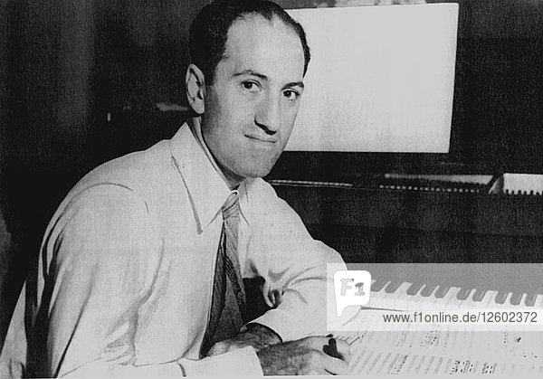 Porträt des Komponisten George Gershwin (1898-1937)  1937.