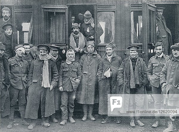 Verwundete englische Soldaten auf dem Weg zu einem Lazarett  um 1914. Künstler: Unbekannt