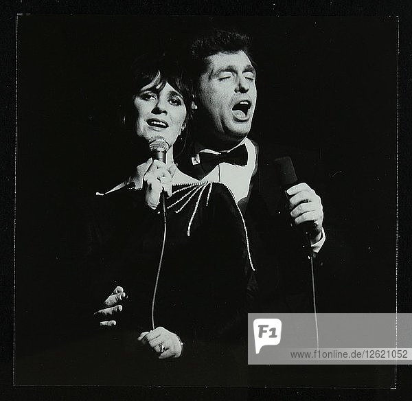 Georgie Fame und Sweet Substitute mit Keith Smiths Hefty Jazz im Konzert  1984. Künstler: Denis Williams