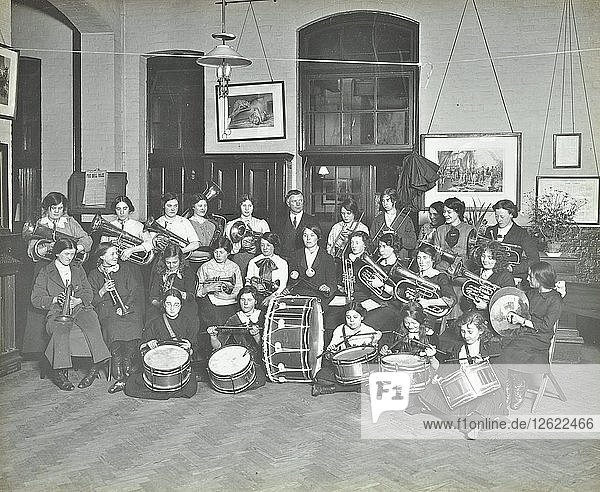 Blaskapelle für Frauen  Cosway Street Evening Institute for Women  London  1914. Künstler: Unbekannt.