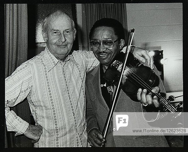 Stephane Grappelli und Claude Fiddler Williams im Forum Theatre  Hertfordshire  1980. Künstler: Denis Williams