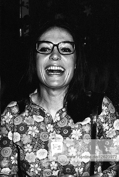 Nana Mouskouri  London  1971. Künstler: Brian OConnor.