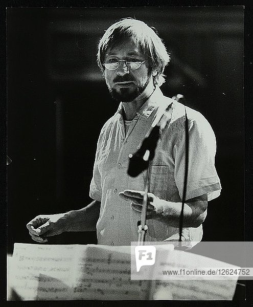 Michael Garrick im Berkhamsted Civic Centre  1985. Künstler: Denis Williams