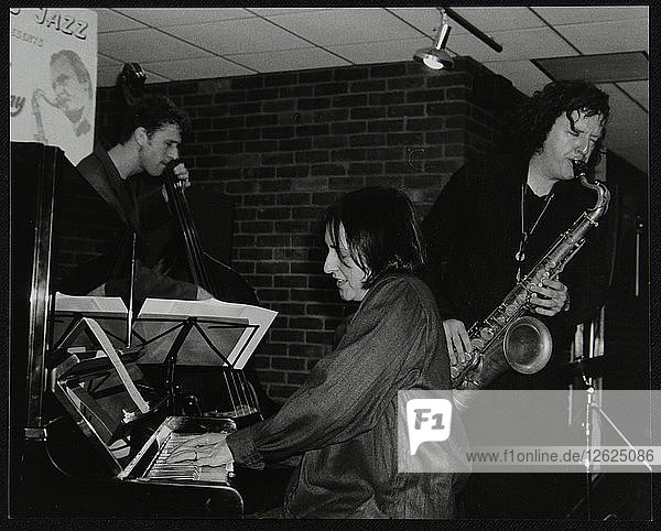 Das Kate Williams Quartett spielt im The Fairway  Welwyn Garden City  Hertfordshire  20. April 2003. Künstler: Denis Williams
