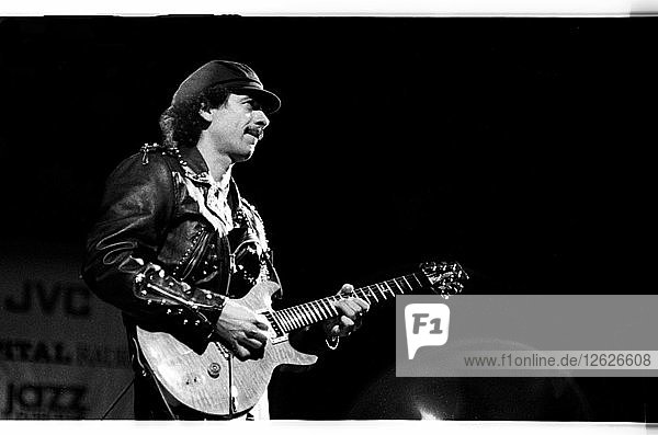 Carlos Santana  Royal Festival Hall  London  1988. Künstler: Brian OConnor