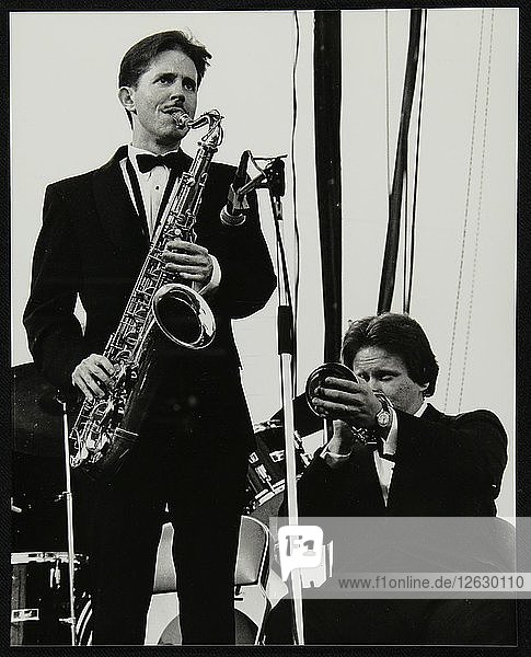 Scott Hamilton (Tenorsaxophon) und Warren Vache (Trompete) in Knebworth  Hertfordshire  1982. Künstler: Denis Williams