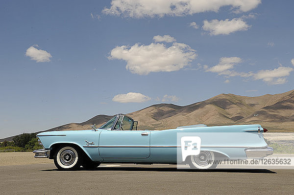 Chrysler Imperial 1957 ex Howard Hughes. Künstler: Simon Clay.