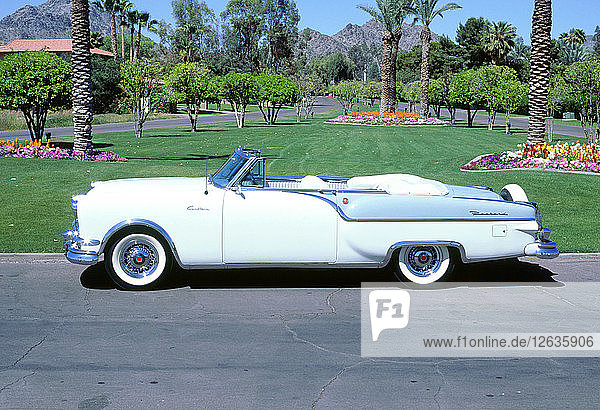 1954 Packard Caribbean. Künstler: Unbekannt.
