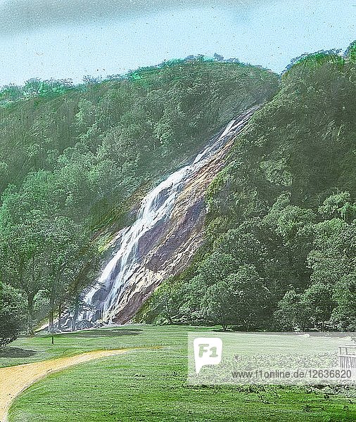 Powerscourt-Wasserfall  Co. Wicklow  um 1910. Künstler: Unbekannt.