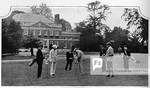 Golf im Ranelagh Club  London  um 1903 (1903). Künstler: Unbekannt.