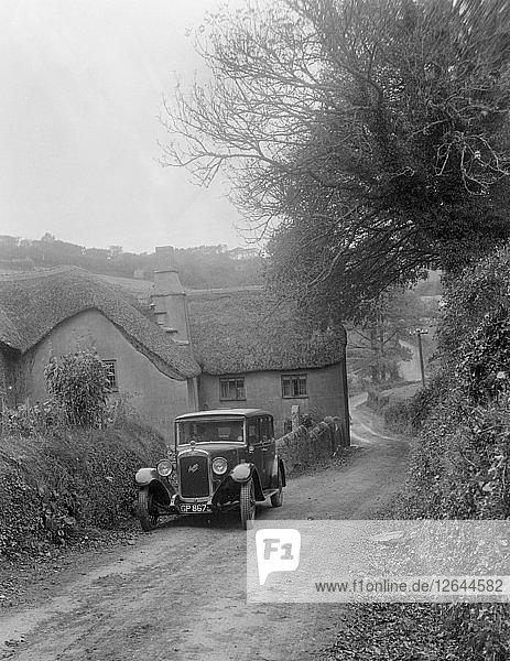 1931 Austin 16/6 bei einer Probefahrt  geparkt vor Parliament Cottage  Stoke Gabriel  Devon. Künstler: Bill Brunell.