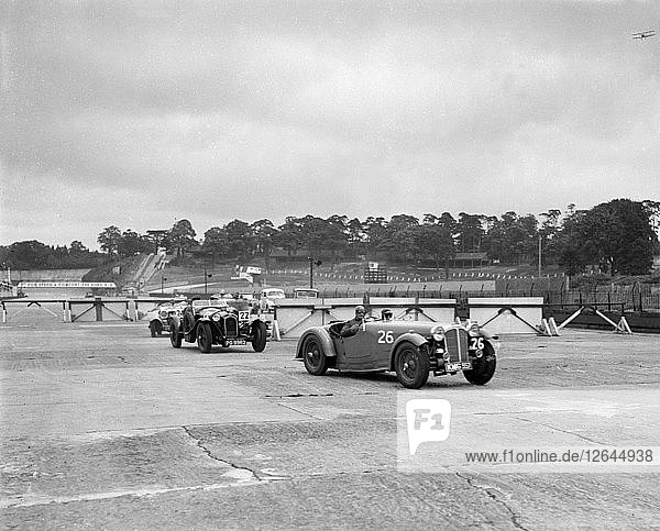 Cars racing through the chicane JCC Members Day Brooklands 8 July 1939. Artist: Bill Brunell.