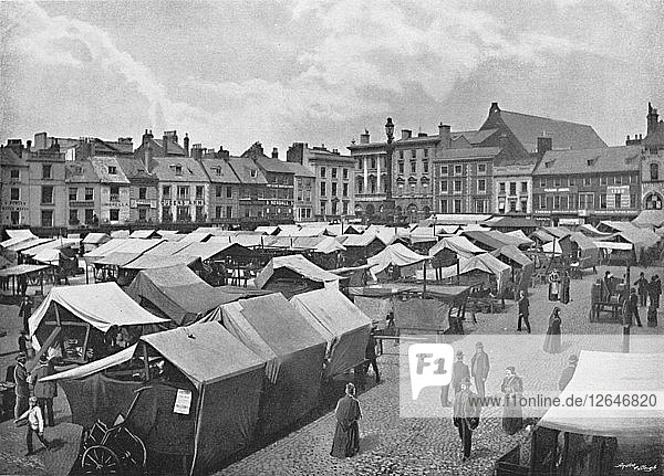 Marktplatz  Northampton  um 1896. Künstler: Poulton & Co.