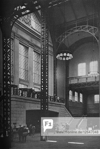Sekundäre Bahnhofshalle  Chicago Union Station  Illinois  1926. Künstler: Unbekannt.