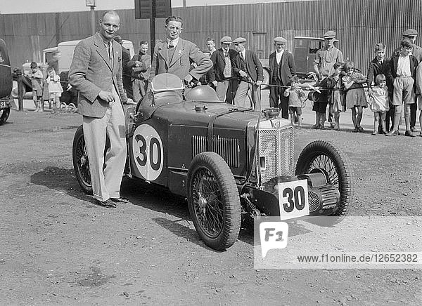 MG C Typ Midget von Frank Stanley Barnes beim RAC TT Race  Ards Circuit  Belfast  1932. Künstler: Bill Brunell.