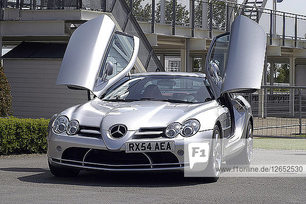 2005 Mercedes Benz SLR McLaren Künstler: Unbekannt.