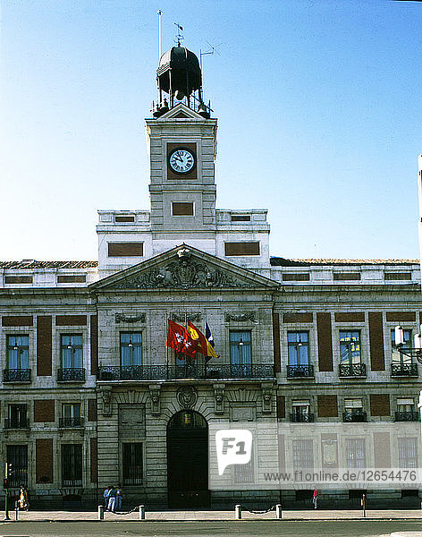 Königliches Haus der Post in der Puerta del Sol  Sitz der autonomen Region  alte ?