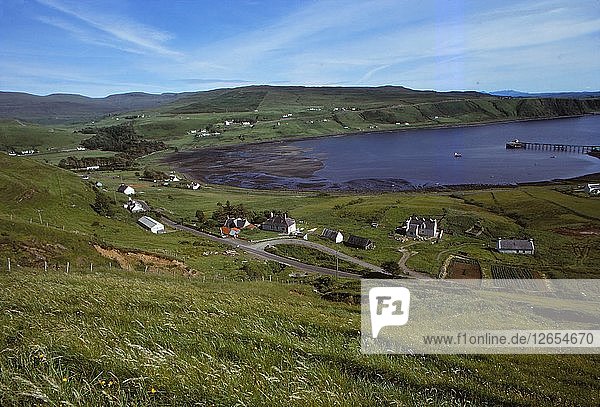 Dorf Uig und Bucht  Isle of Skye  Schottland  20. Jahrhundert. Künstler: CM Dixon.