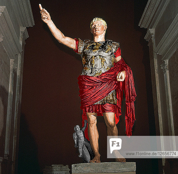 Statue des römischen Kaisers Augustus  1. Jahrhundert v. Chr. Künstler: Unbekannt.