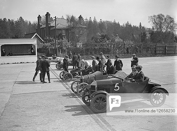 Morris  Morgan and Crouch cars on the start line of a motor race  Brooklands  1914. Artist: Bill Brunell.