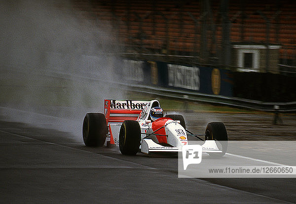 1994 McLaren Peugeot MP4-9 Mika Hakkinen  Reifentest in Silverstone Künstler: Unbekannt.