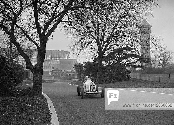 ERA von Arthur Dobson beim Rennen im Crystal Palace  London  1939. Künstler: Bill Brunell.