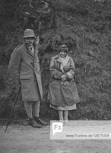 Mann und Frau in Kleidung der 1920er Jahre. Künstler: Bill Brunell.