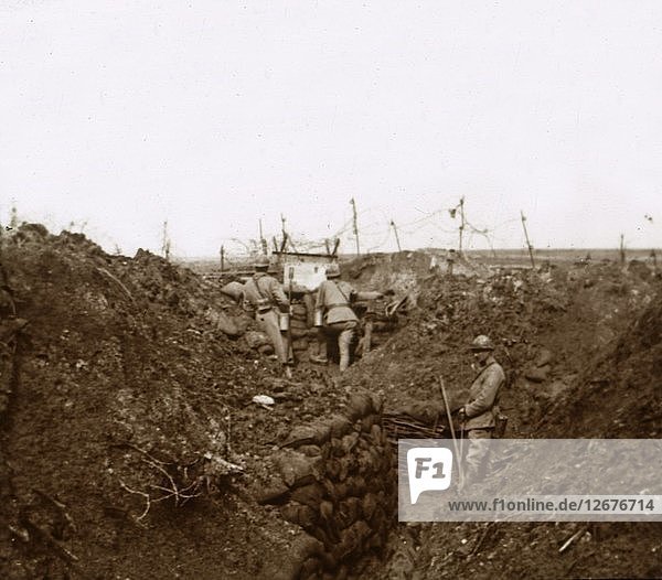 Soldaten in den Schützengräben  Massiges  Nordfrankreich  ca. 1914-c1918. Künstler: Unbekannt.