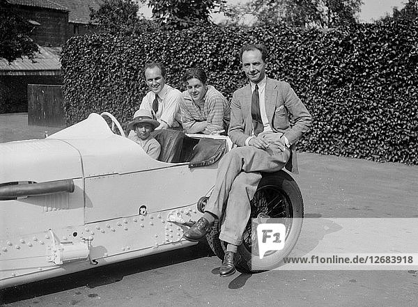 Raymond Mays mit seinem Vauxhall-Villiers  um 1930. Künstler: Bill Brunell.