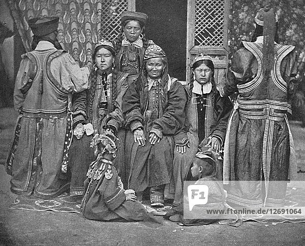 Eine Gruppe von Mongolen  1902. Künstler: Unbekannt.