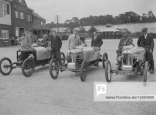 Autos beim JCC 200-Meilen-Rennen  Brooklands  Surrey  1921. Künstler: Bill Brunell.