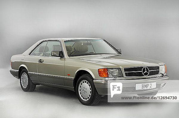 1990 Mercedes Benz 500 SEC. Künstler: Unbekannt.