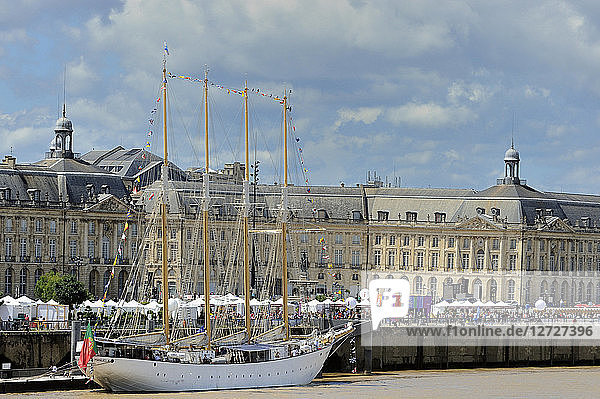 France  South-Western France  Bordeaux  four-masted sailboat Santa Maria Manuela for the wine festival
