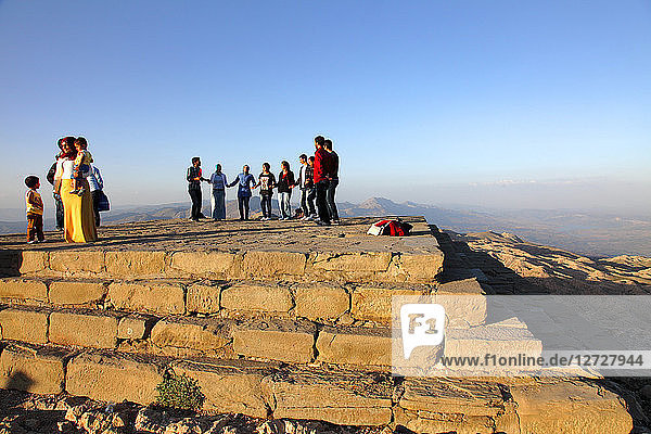 Türkei  Provinz Adiyaman  Nationalpark Nemrut dagi  Berg Nemrut  Mausoleum des 1. Antiochos (UNESCO-Welterbe)  Ostterrasse