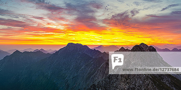 Germany  Bavaria  Allgaeu  Allgaeu Alps  Nebelhorn at sunrise