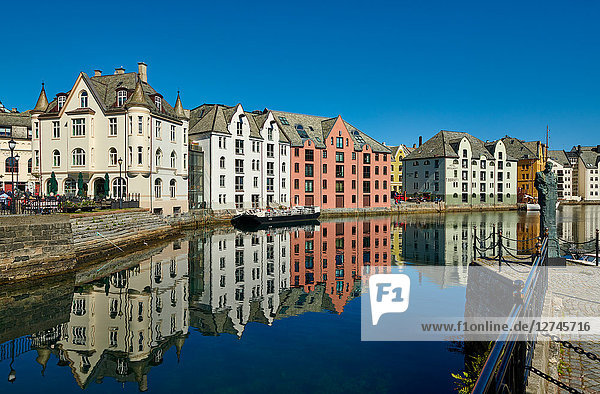 Alter Hafen, Ålesund, Norwegen, Europa