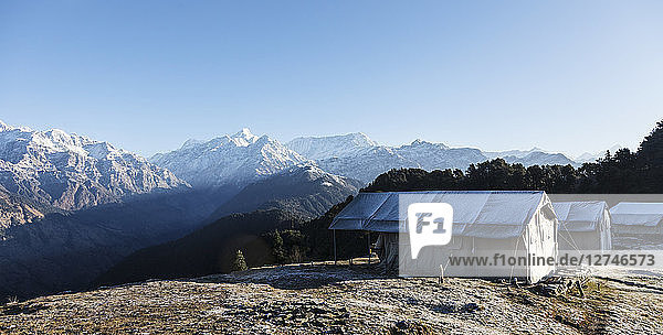 Abenteuer,Attraktivität,Außenaufnahme,Bauwerk,Berg,blauer Himmel
