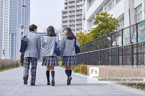 Japanische Mittelschüler