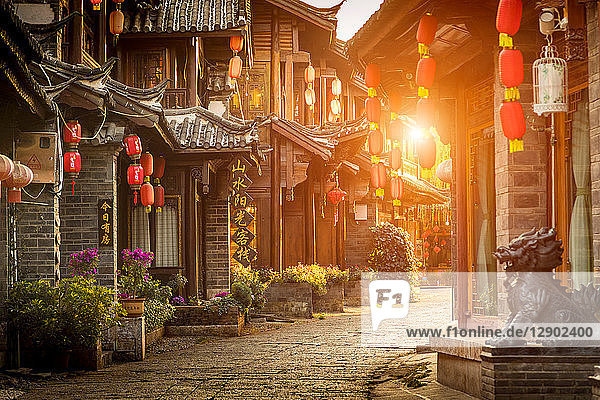 Old town of Lijiang at sunrise  Yunnan  China