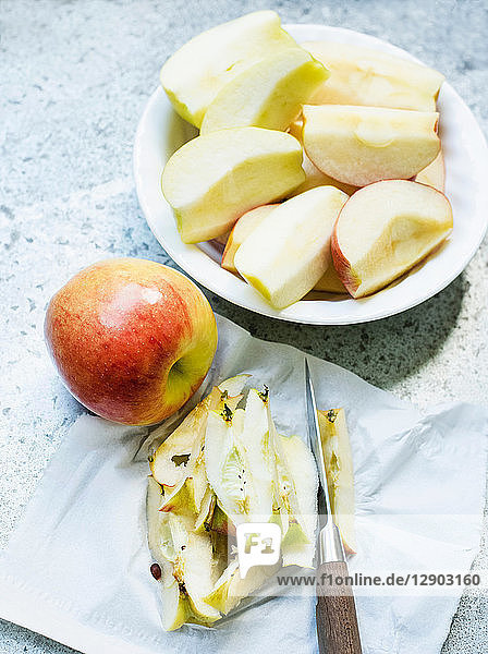 In Scheiben geschnittene Äpfel ohne Kerngehäuse